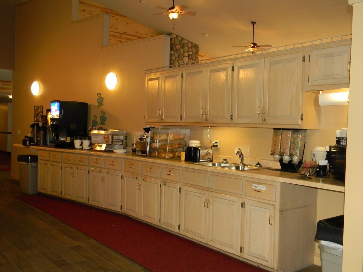 Boarders Inn & Suites By Cobblestone Hotels Superior Eksteriør billede