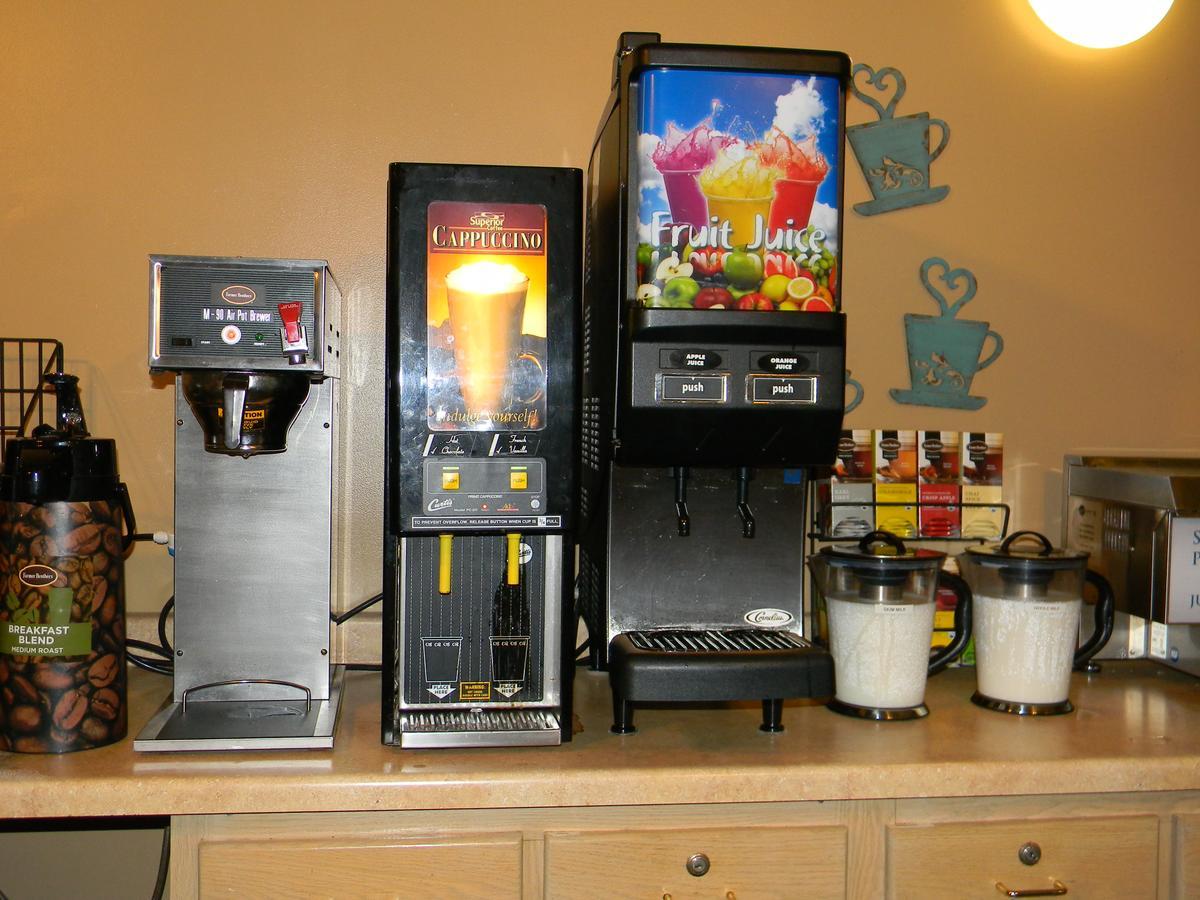 Boarders Inn & Suites By Cobblestone Hotels Superior Eksteriør billede